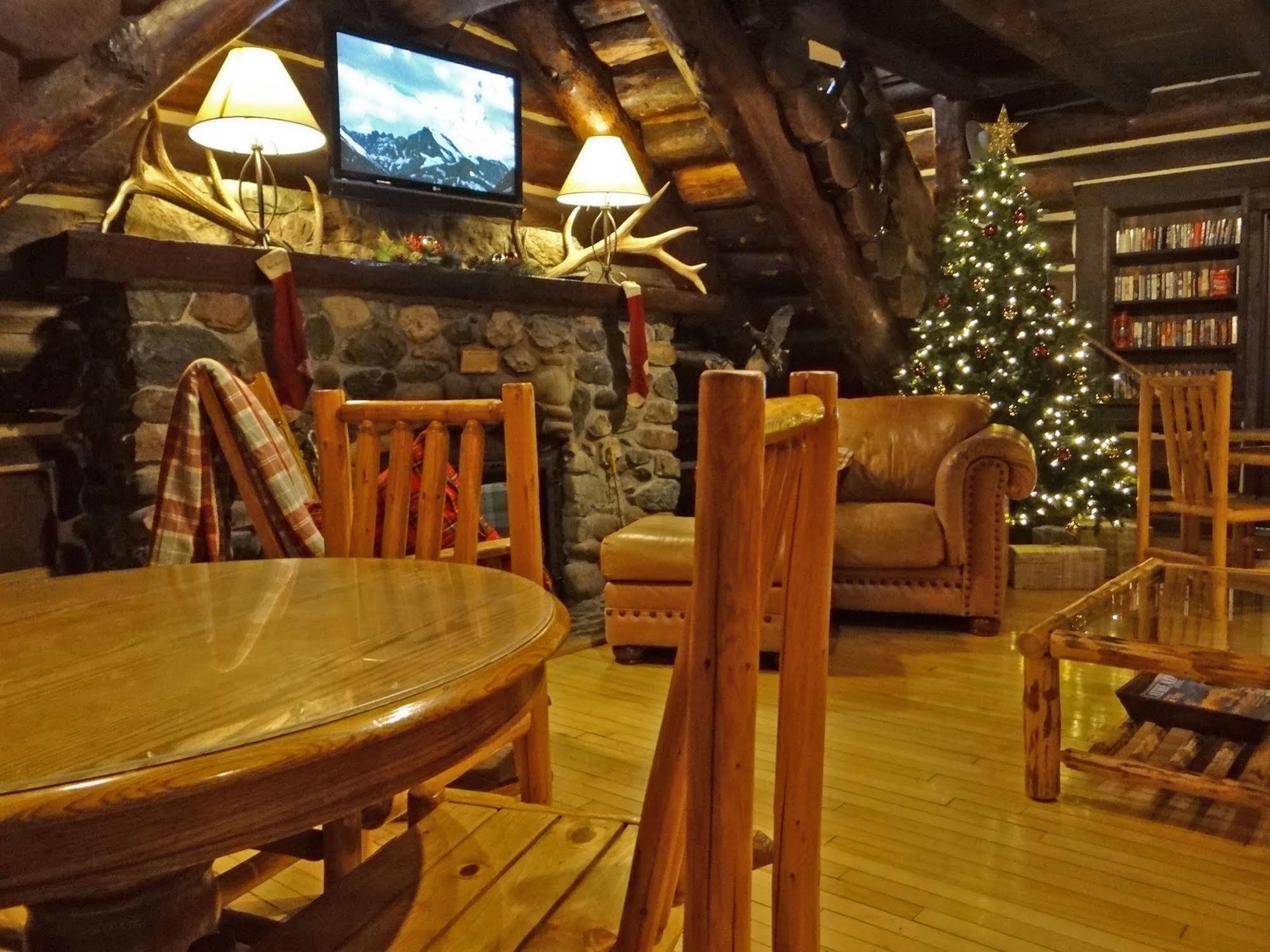 Historic Tamarack Lodge Hungry Horse Exterior foto